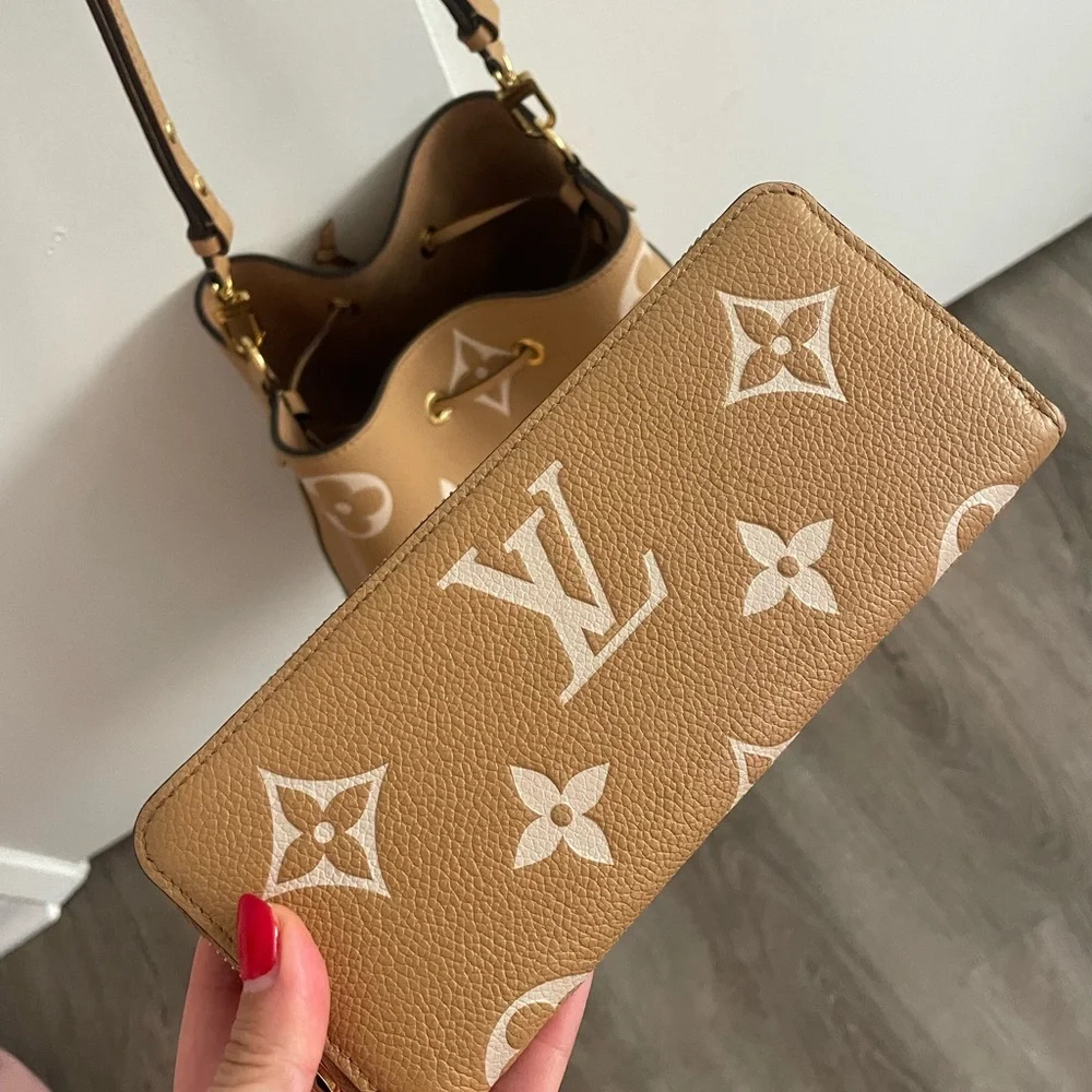 Authentic Louis Vuitton Clemence Wallet Leather Empreinte Giant Bicolor Cream - Picture 2 of 4